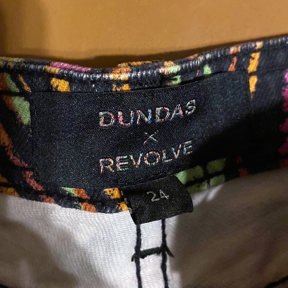 Dundas x Revolve Carmen Set - Picture 5 of 6